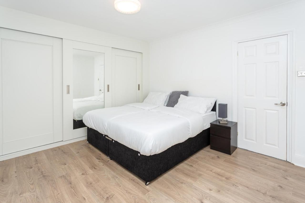The White & Warm, Free Parking & Wifi, 8 Beds Villa Colchester Exterior foto