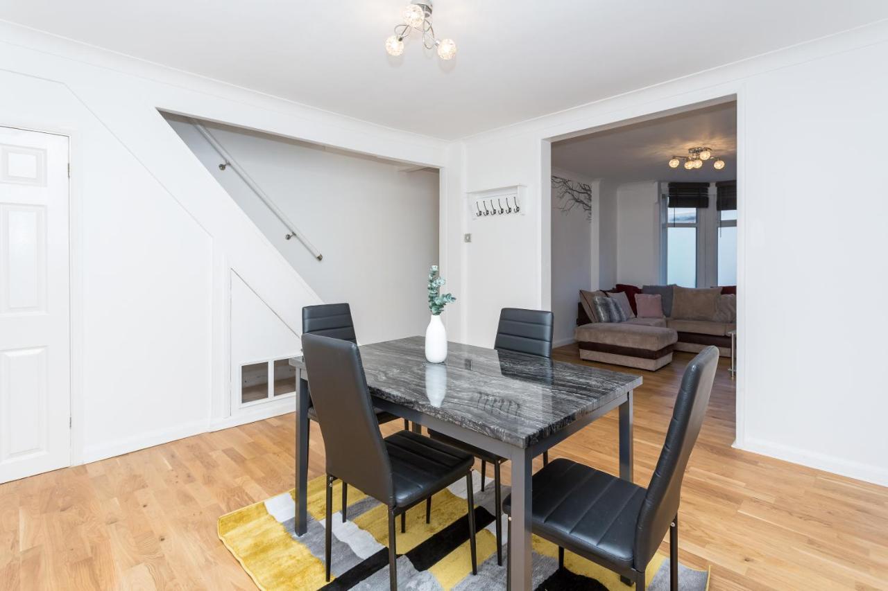 The White & Warm, Free Parking & Wifi, 8 Beds Villa Colchester Exterior foto